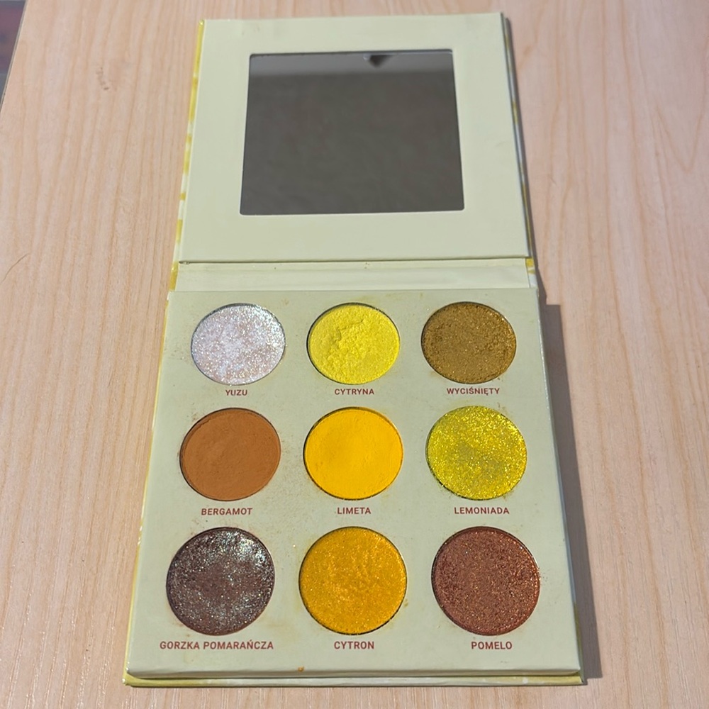 Glamshop Cytrynada eyeshadow palette